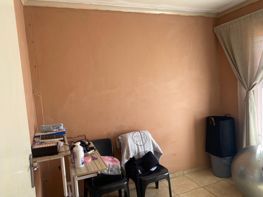 2 Bedroom Property for Sale in Tlhabane West North West